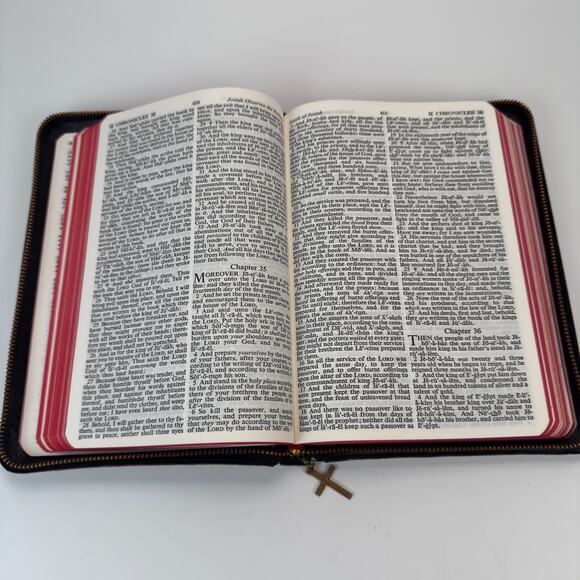 Vintage 1960s Holy Bible Concordance KJV Cross Zip-Around Leather Binding - Picture 6 of 13